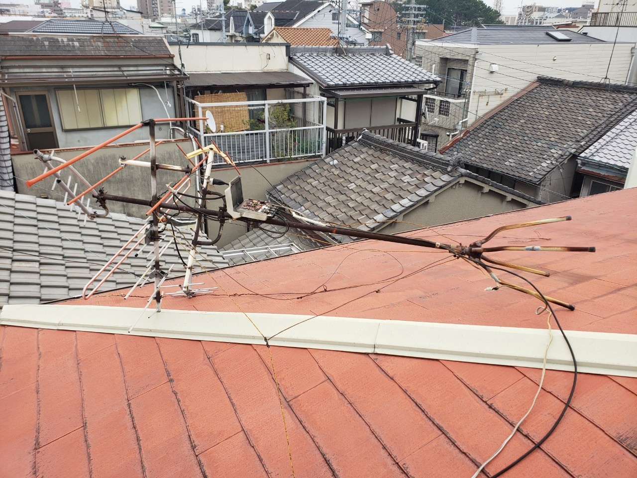 大阪市内　アンテナ倒壊改修工事させて頂きました。